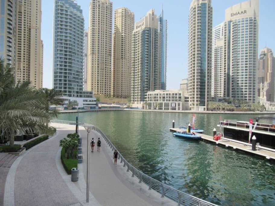 Frank Porter - Marina Views B Dubai Bagian luar foto