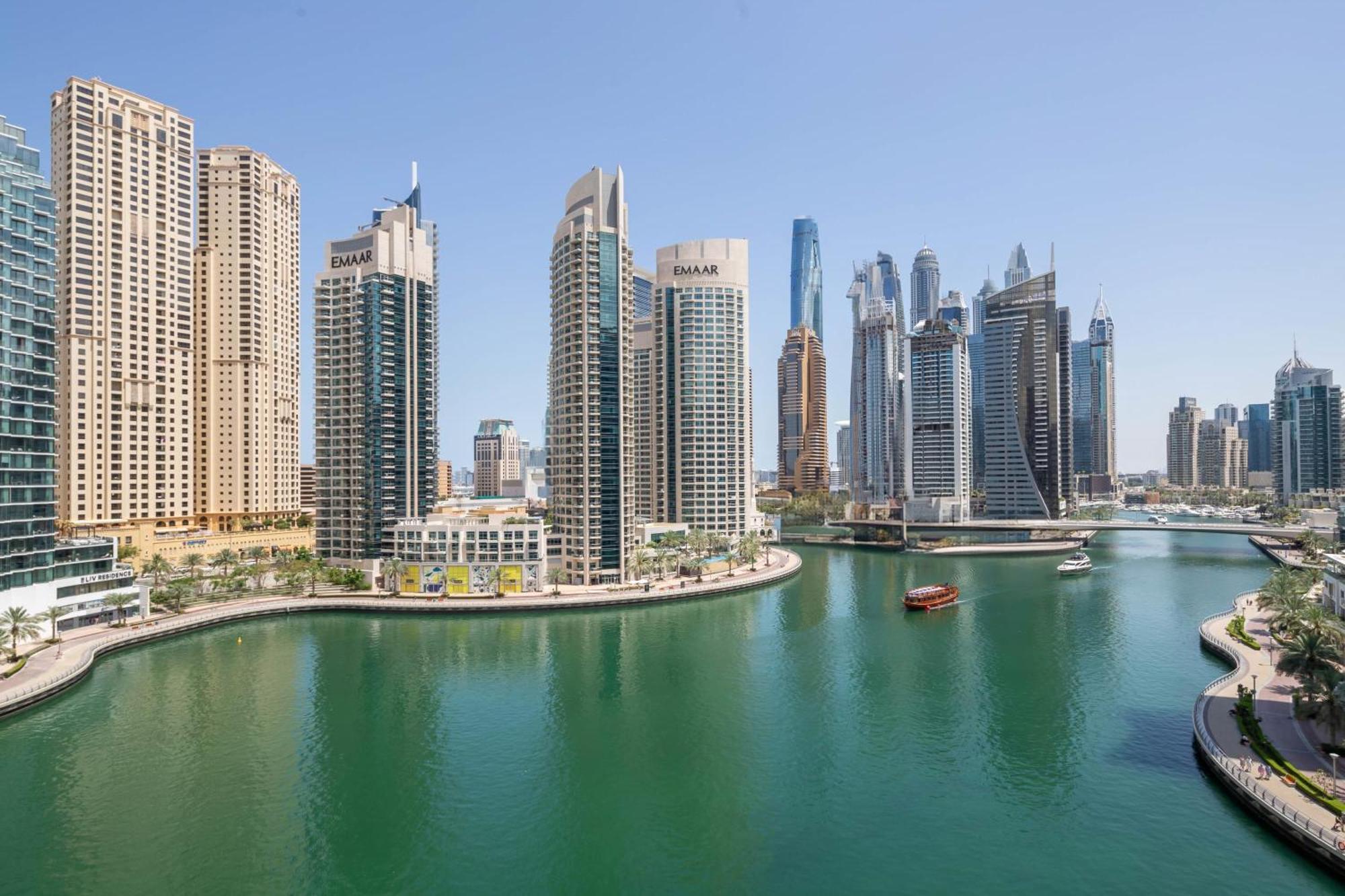 Frank Porter - Marina Views B Dubai Bagian luar foto
