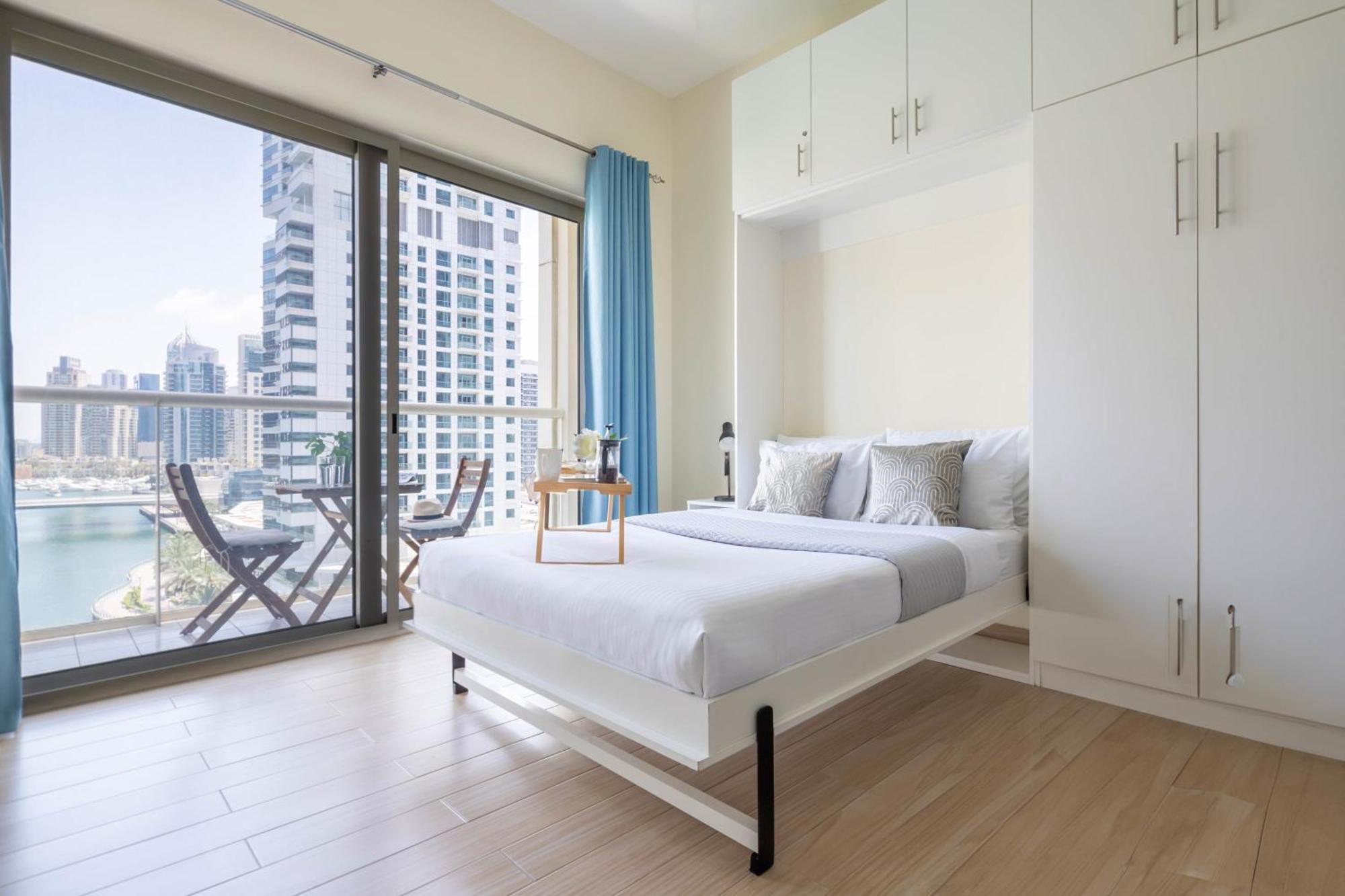 Frank Porter - Marina Views B Dubai Bagian luar foto