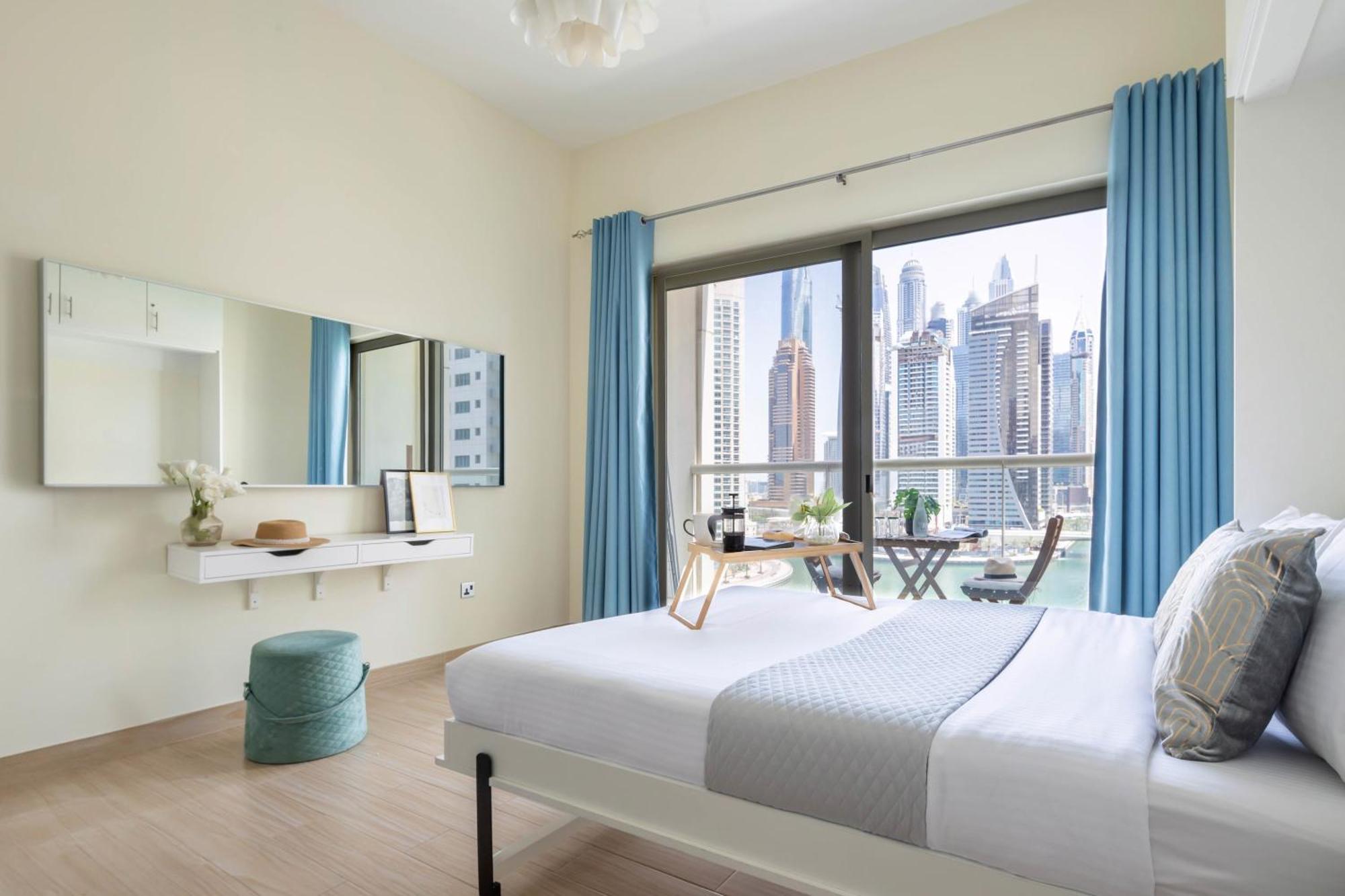 Frank Porter - Marina Views B Dubai Bagian luar foto