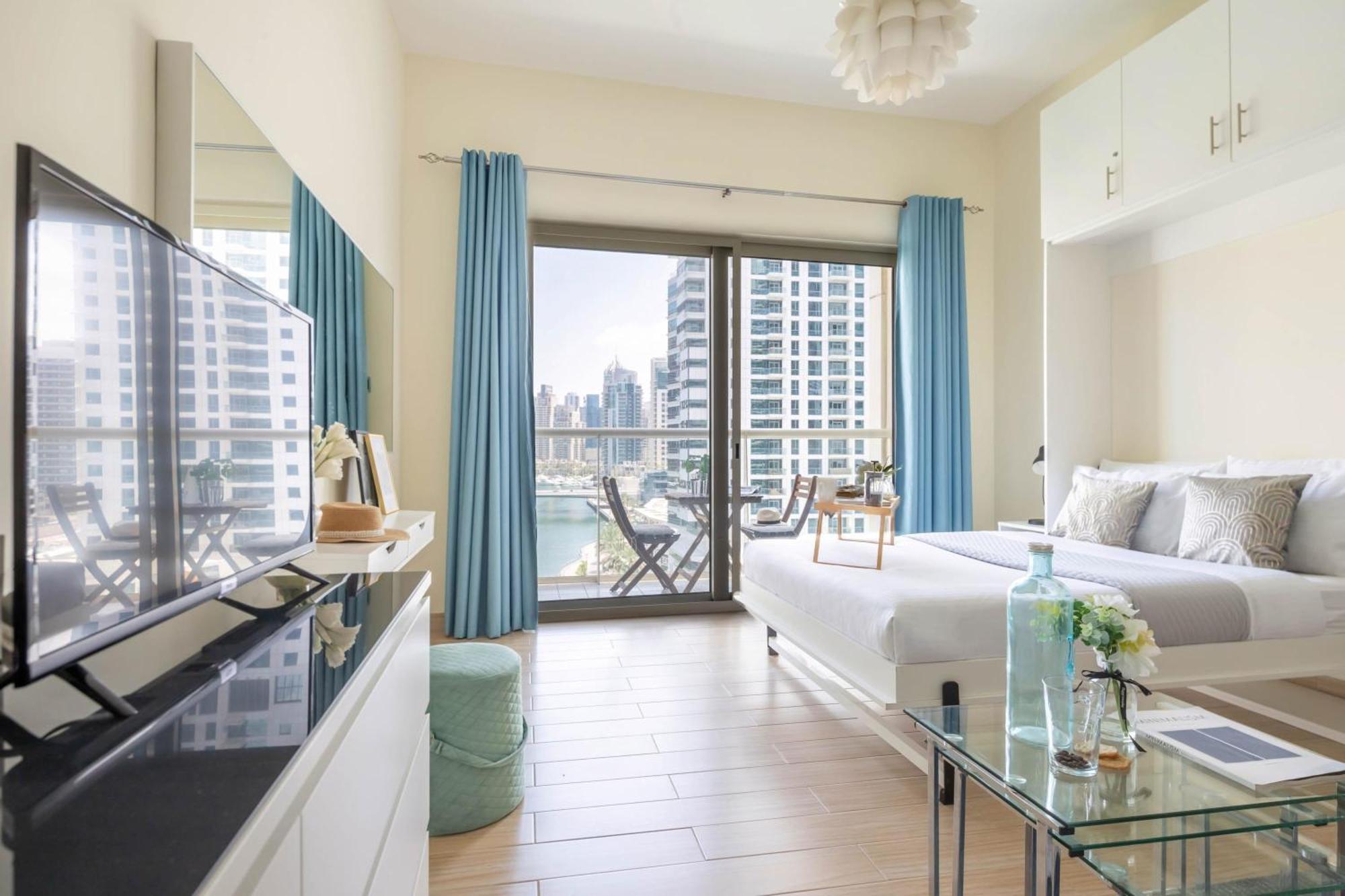 Frank Porter - Marina Views B Dubai Bagian luar foto