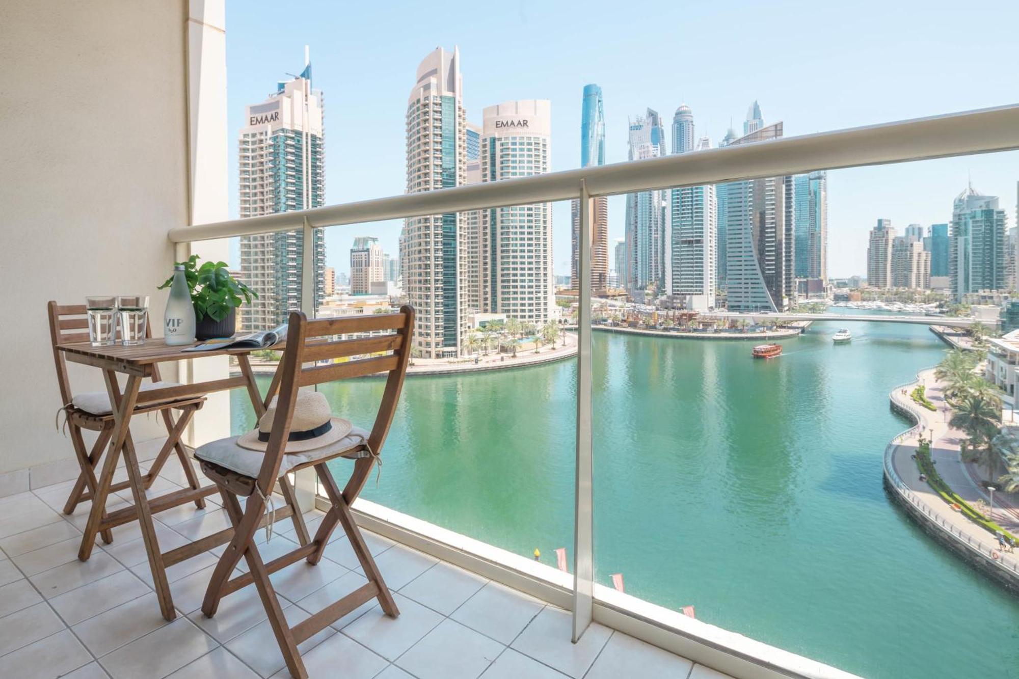 Frank Porter - Marina Views B Dubai Bagian luar foto